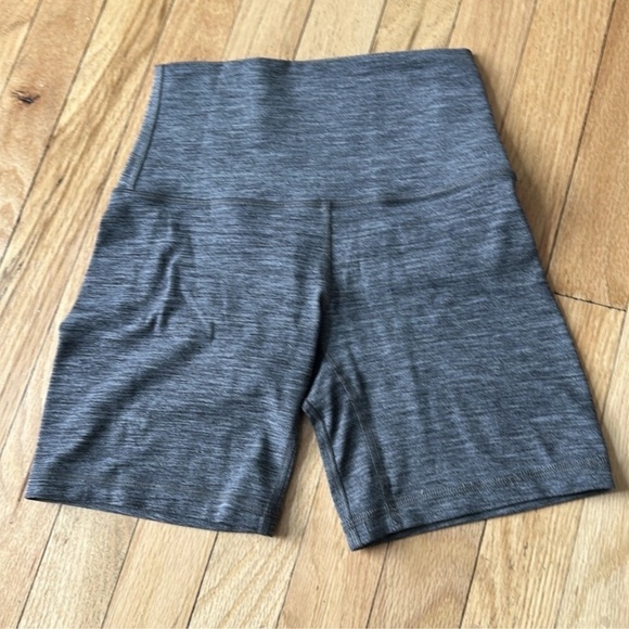 lululemon Align™ High-Rise Short 6” - Picture 6 of 8